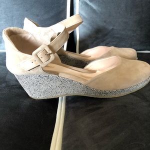 Beautifeel suede wedges